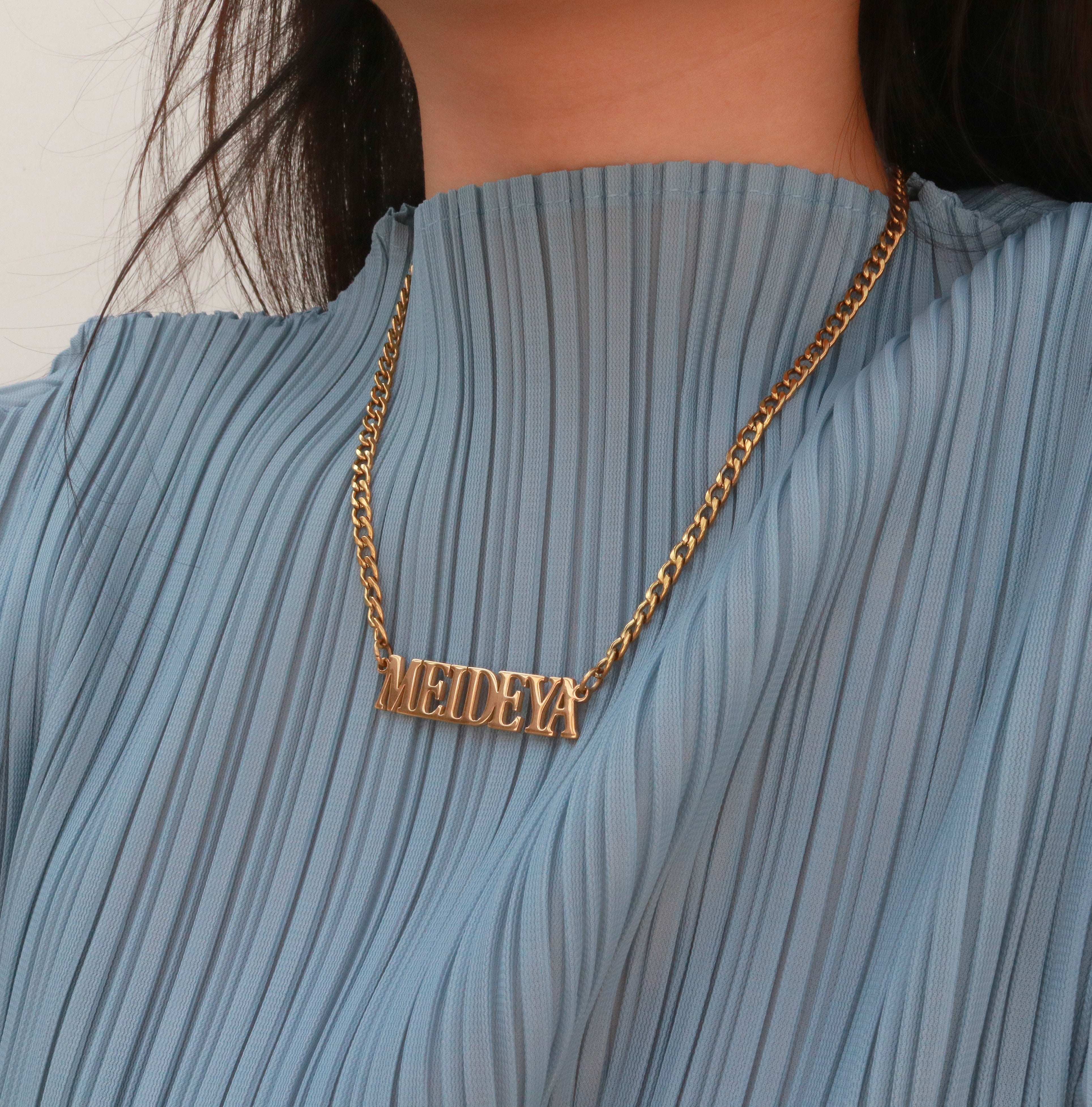 Meideya Jewelry - Custom nameplate necklace