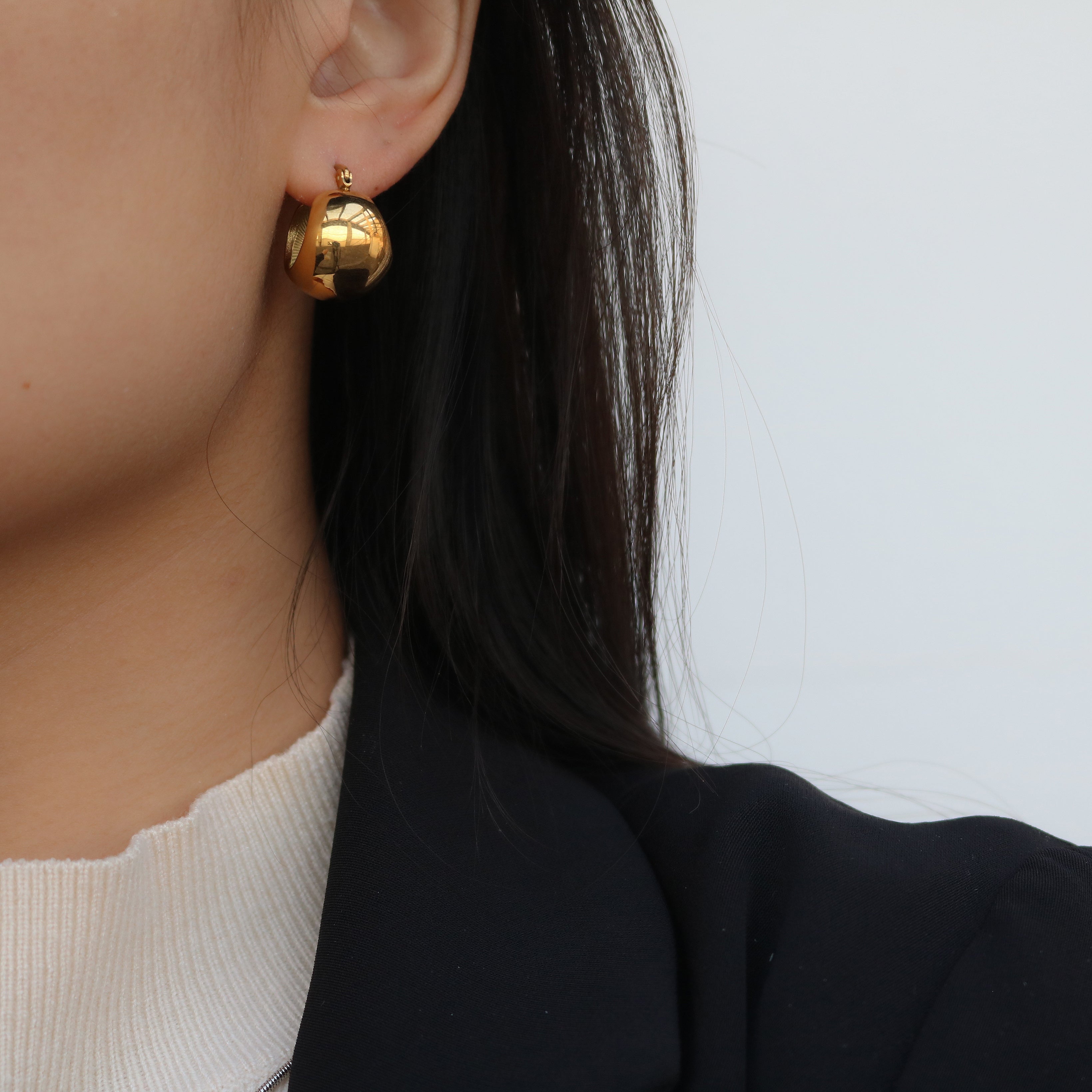 Gold Althea round earrings