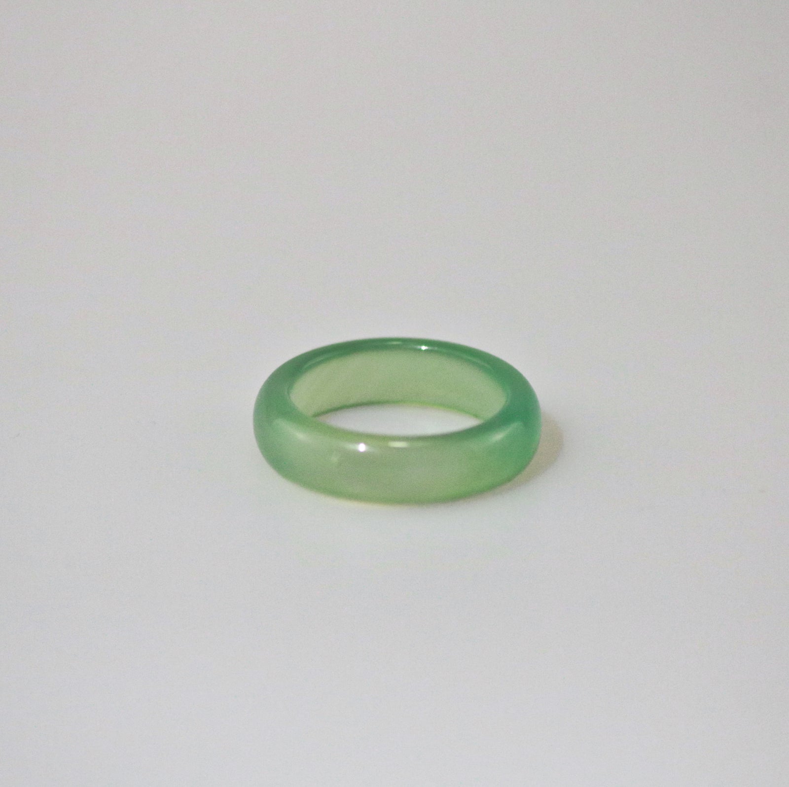 Meideya Jewelry Light Green Jade Gemstone Band Ring