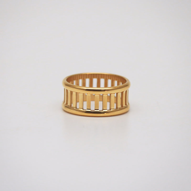 gold open bar band ring in 18k gold plated stainless steel 