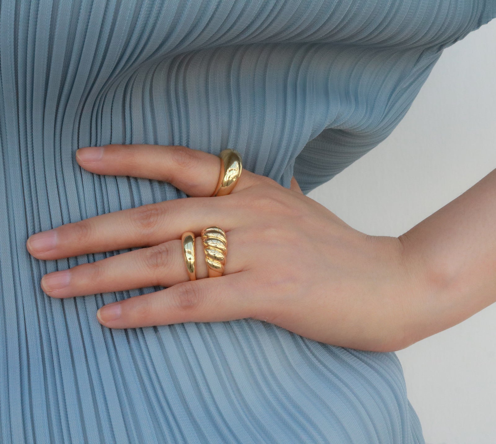 Meideya Jewelry - The mia ring in 18k gold vermeil