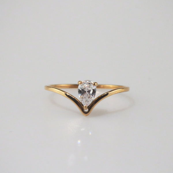 Meideya Jewelry Pear Diamond V shaped ring