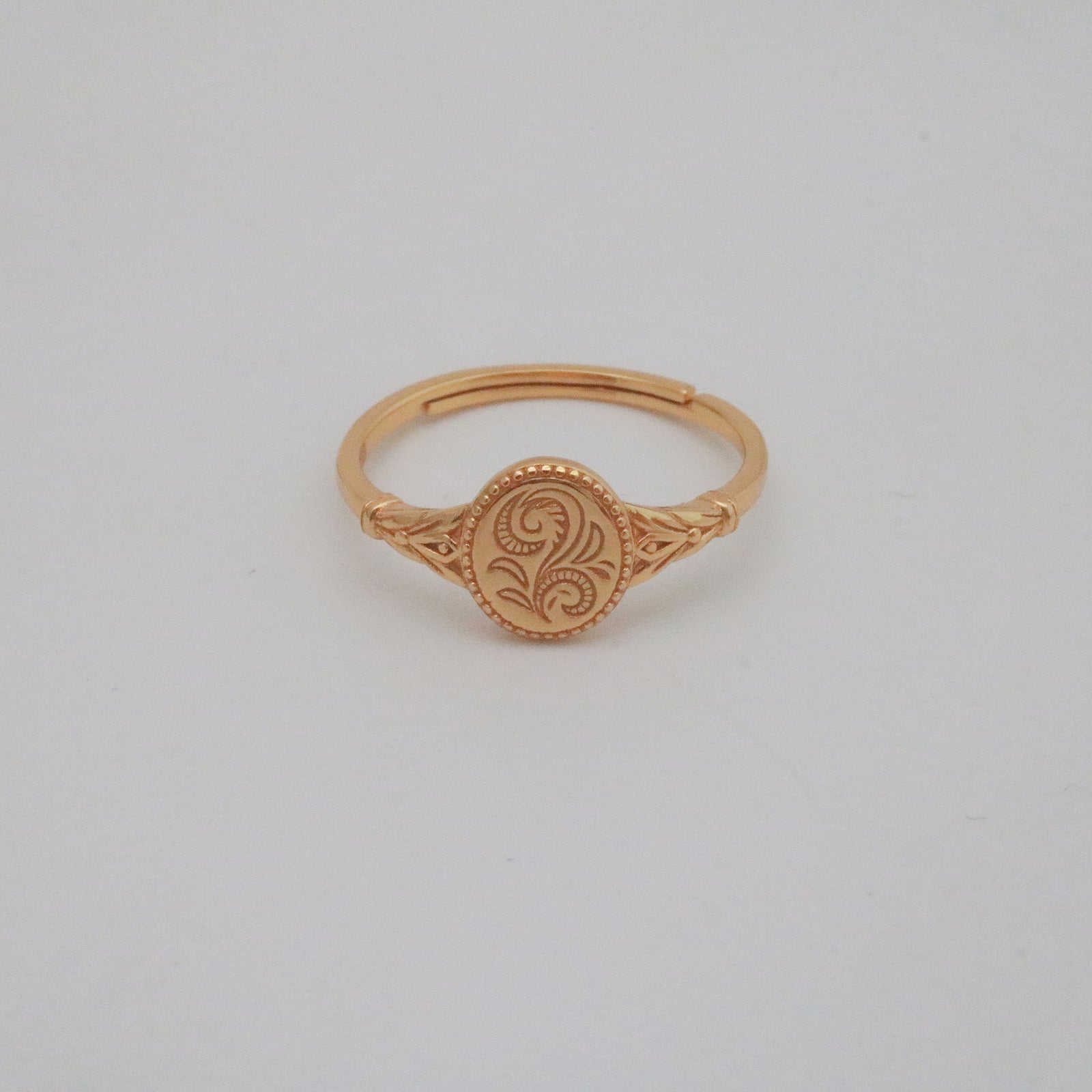small signet ring gold