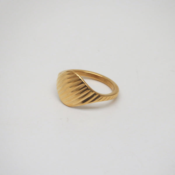 gold shell ring for women
