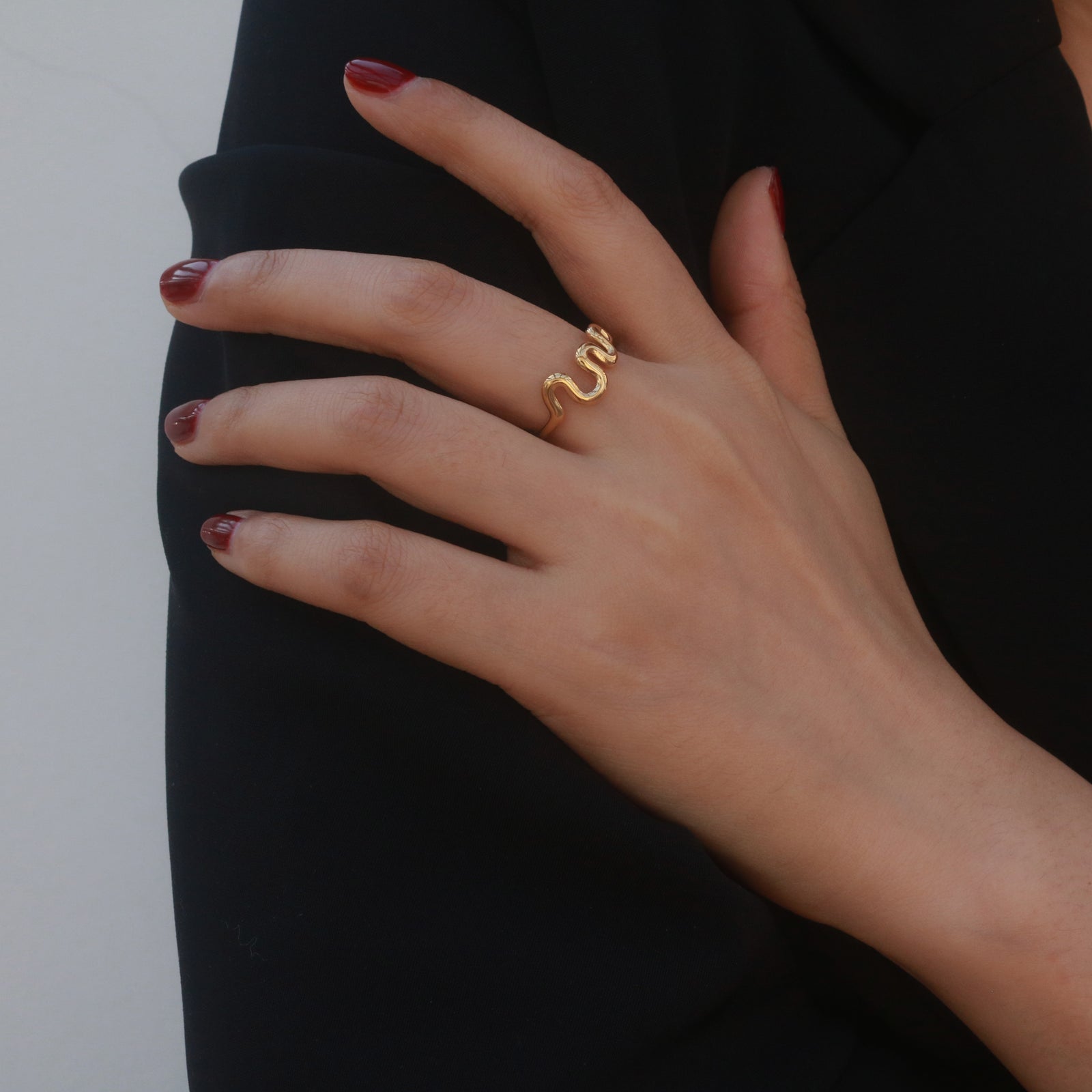 squiggle wave ring in gold plated stainless steel