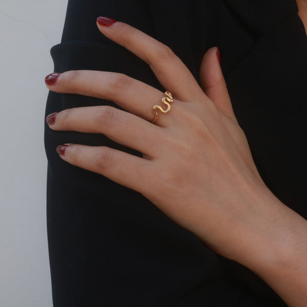 squiggle wave ring in gold plated stainless steel