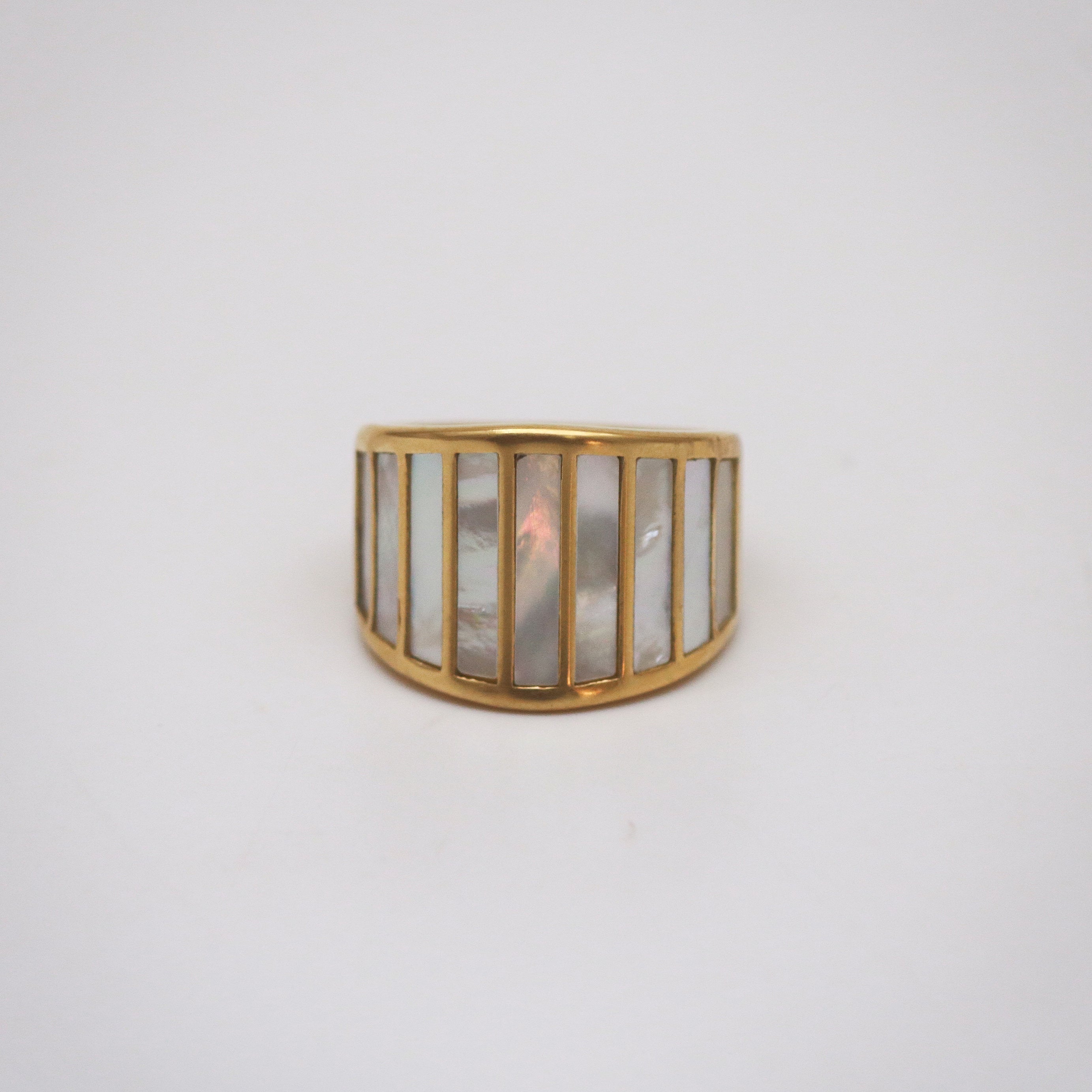 striped mother of pearl ring in gold plated stainless steel