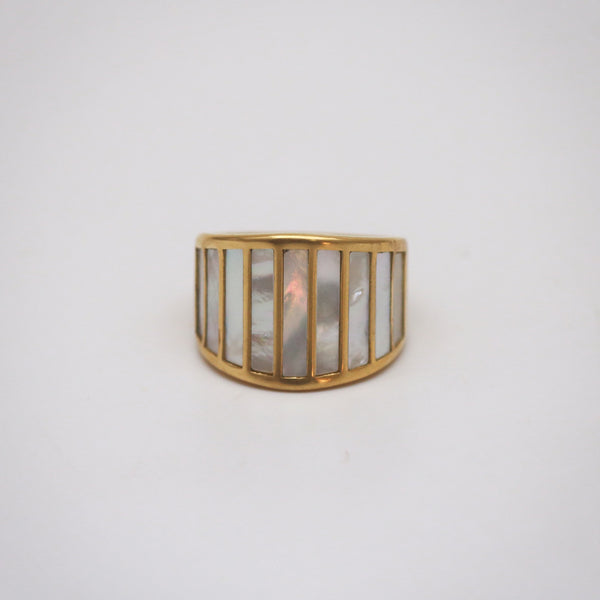 striped mother of pearl ring in gold plated stainless steel